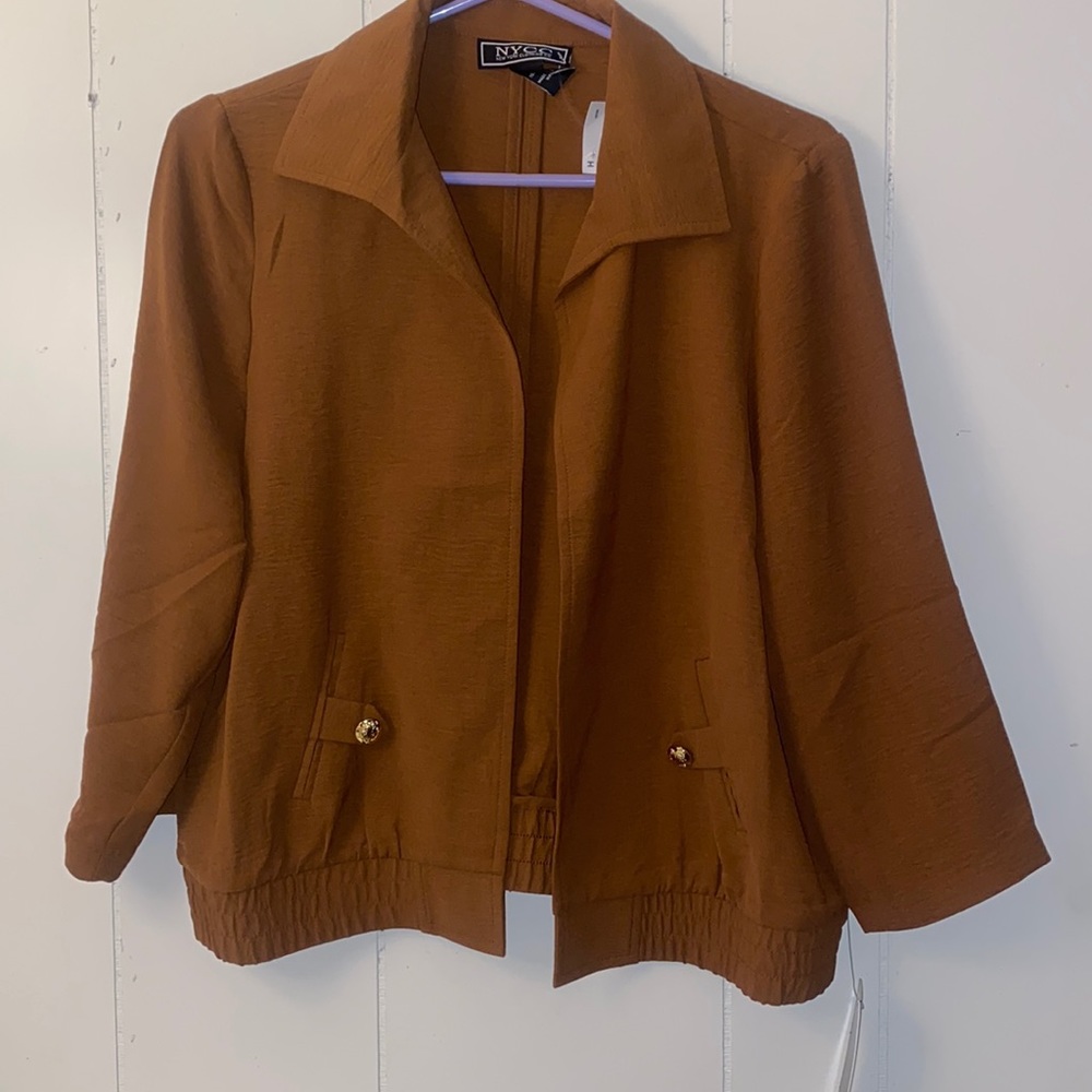 Never worn still has tags